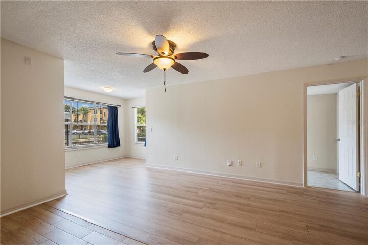 Property Photo:  4512 Commander Drive 1712  FL 32822 