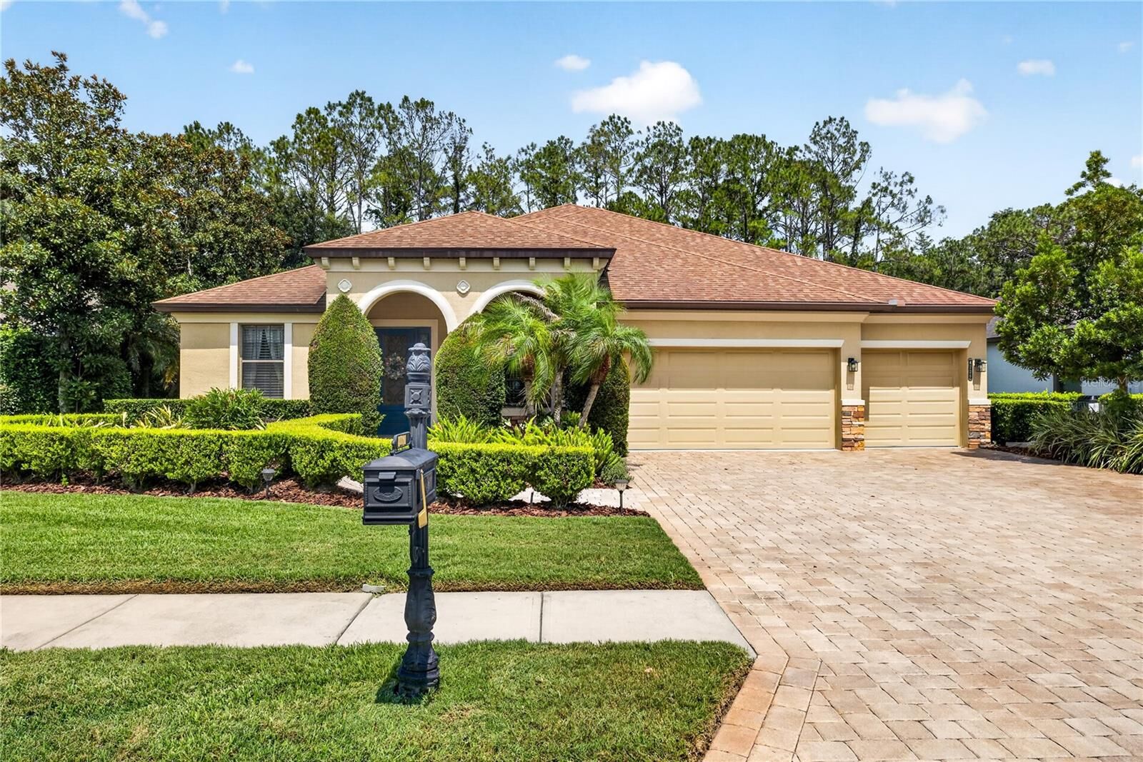 Property Photo: 4726 Lago Vista Circle FL 34639
