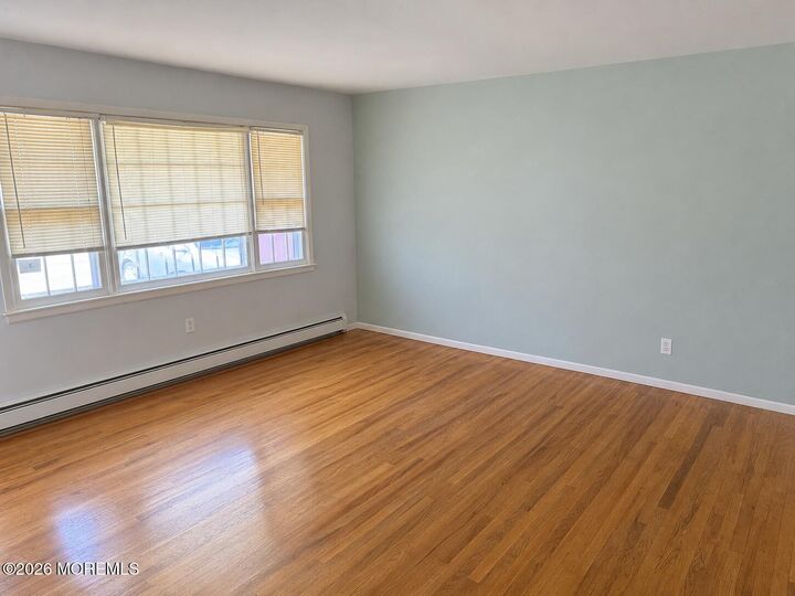 Property Photo:  19 Sherwood Court  NJ 08757 
