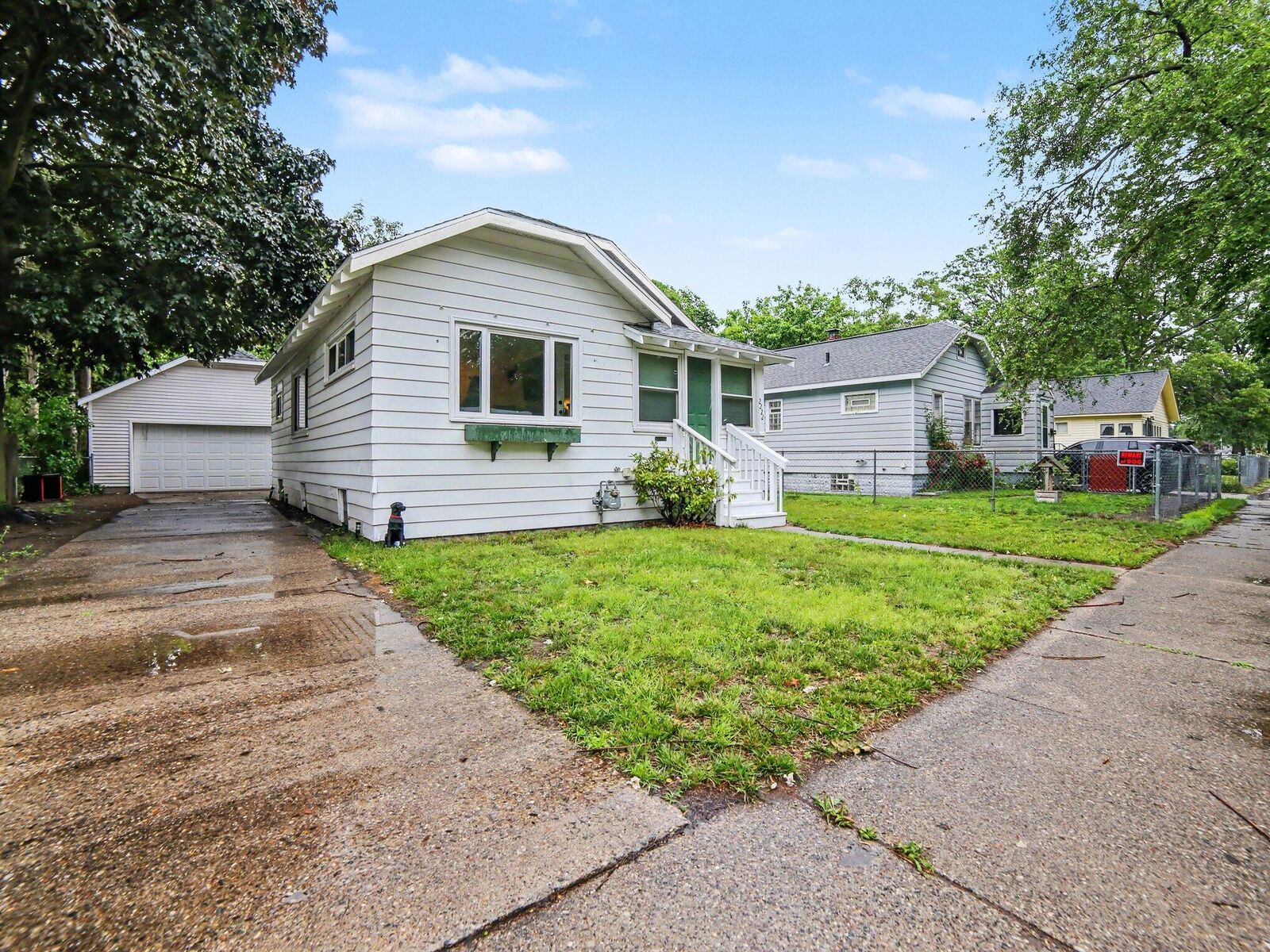 Property Photo: 2222 Crozier Avenue MI 49441