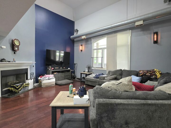 Property Photo:  132 W 4th Avenue  IL 60451 