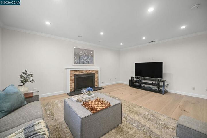 Property Photo:  2527 Buena Vista Ave  CA 94597 