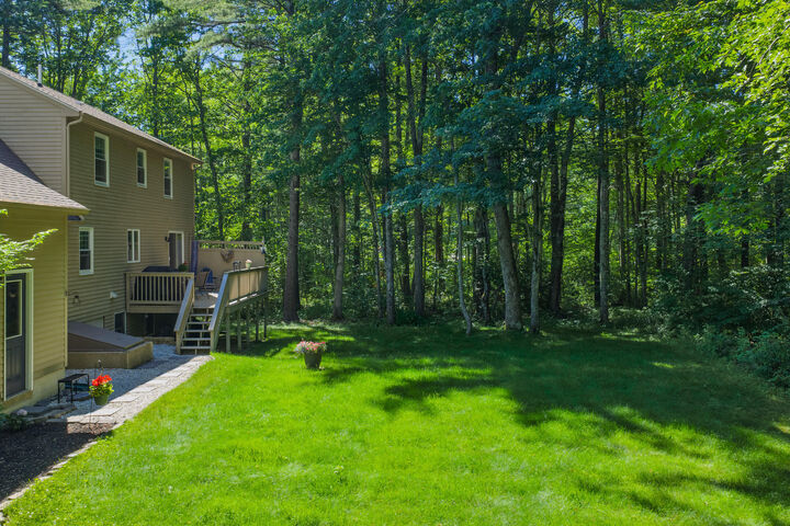 Property Photo:  9 Juniper Lane  ME 04105 