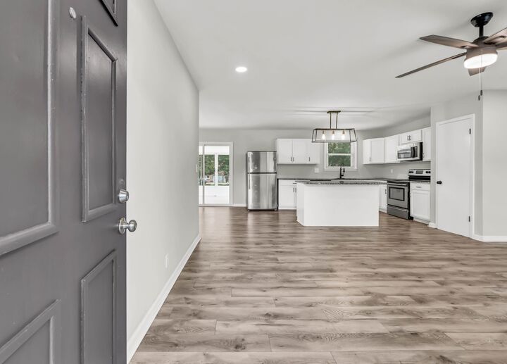 Property Photo:  210 Maplewood Dr  TN 37042 