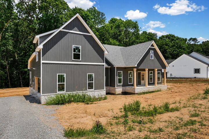 Property Photo:  4921 Hunter Rd  TN 37171 