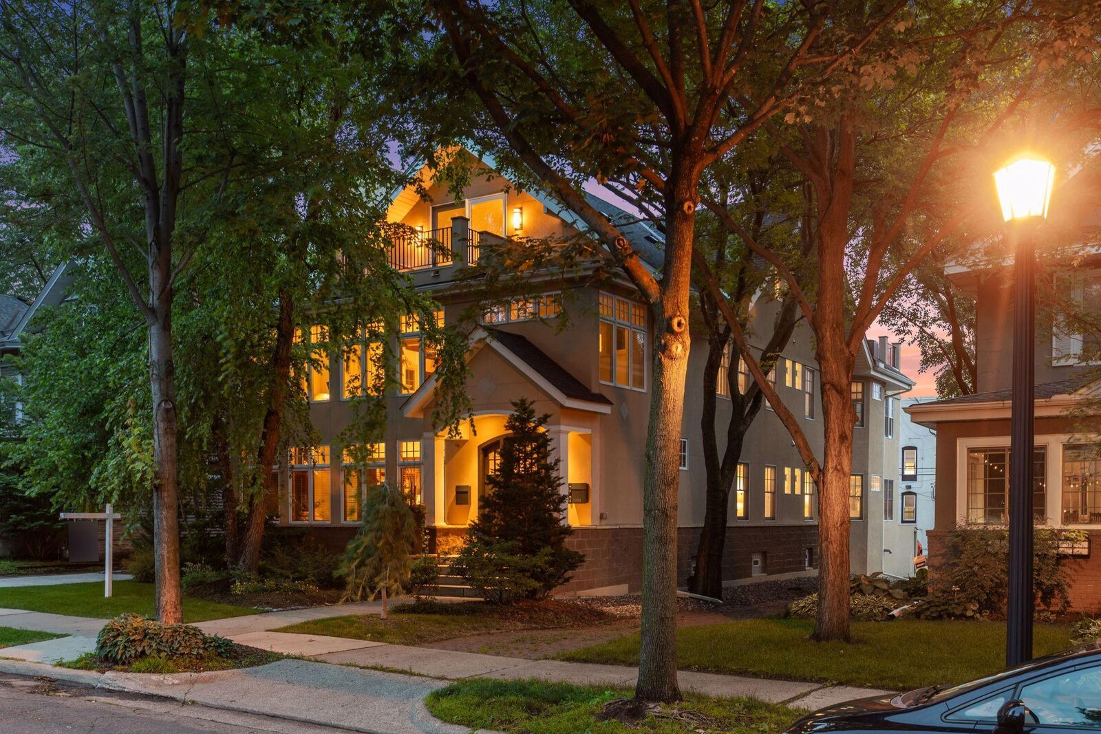 Property Photo:  2308 Humboldt Avenue S  MN 55405 