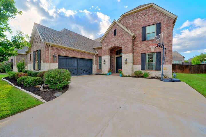 Property Photo:  512 Emerson Drive  TX 75087 
