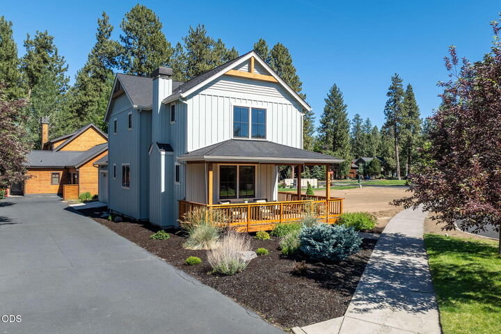 Property Photo:  446 S Cottonwood Street  OR 97759 