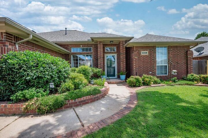 Property Photo: 6008 SE 57th Street OK 73135