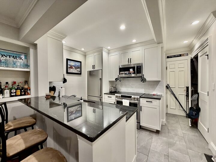 Property Photo:  20 Lime Street 3  MA 02108 