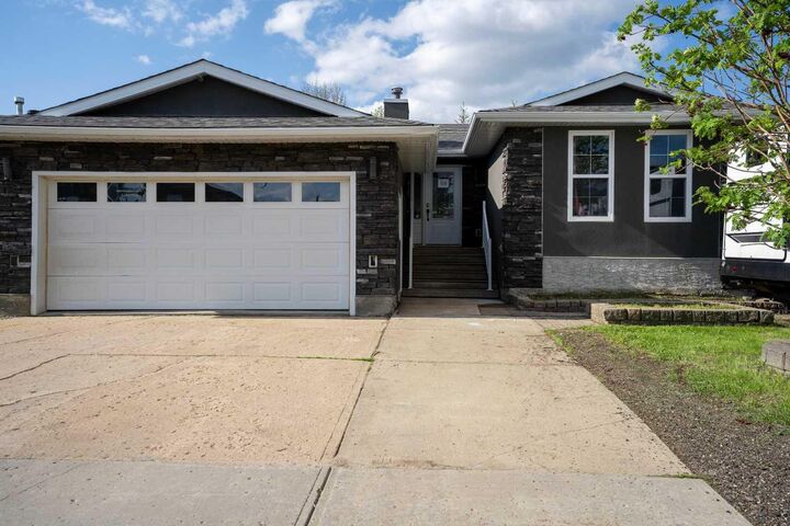Property Photo: 106 Cruickshank AB T9K 1K6