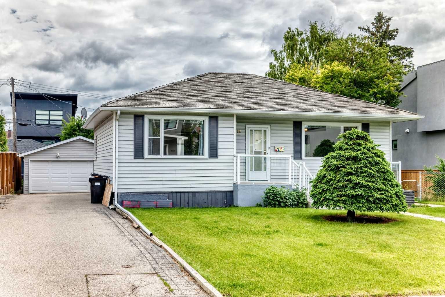 Property Photo: 1712 28 Street SW AB T3C 1L9