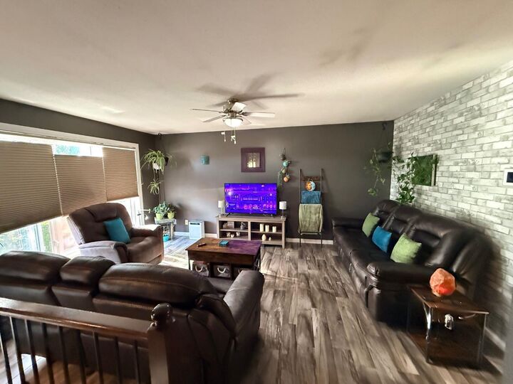 Property Photo:  205 4 Street W  SK S0M 1H0 
