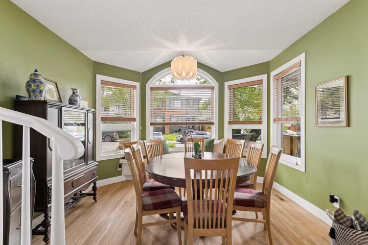 Property Photo: 2235 27 Street SW AB T3E 2E9