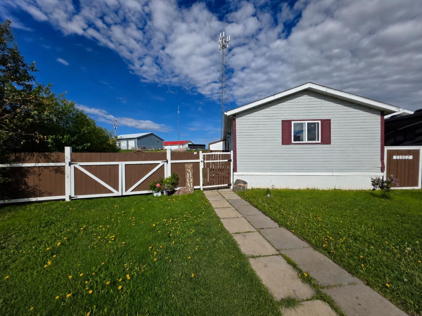 Property Photo:  11102 98 Street  AB T8X 5C9 