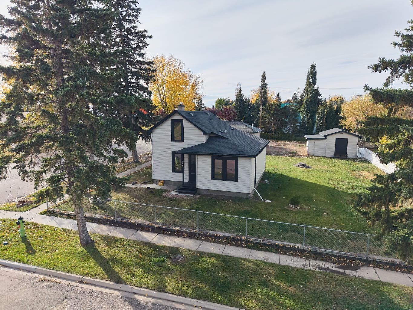 Property Photo:  106 Allison Street  AB T0M 0A0 
