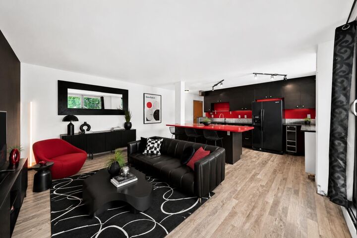 Property Photo: 310 4 Avenue NE 203 AB T2E 0J3