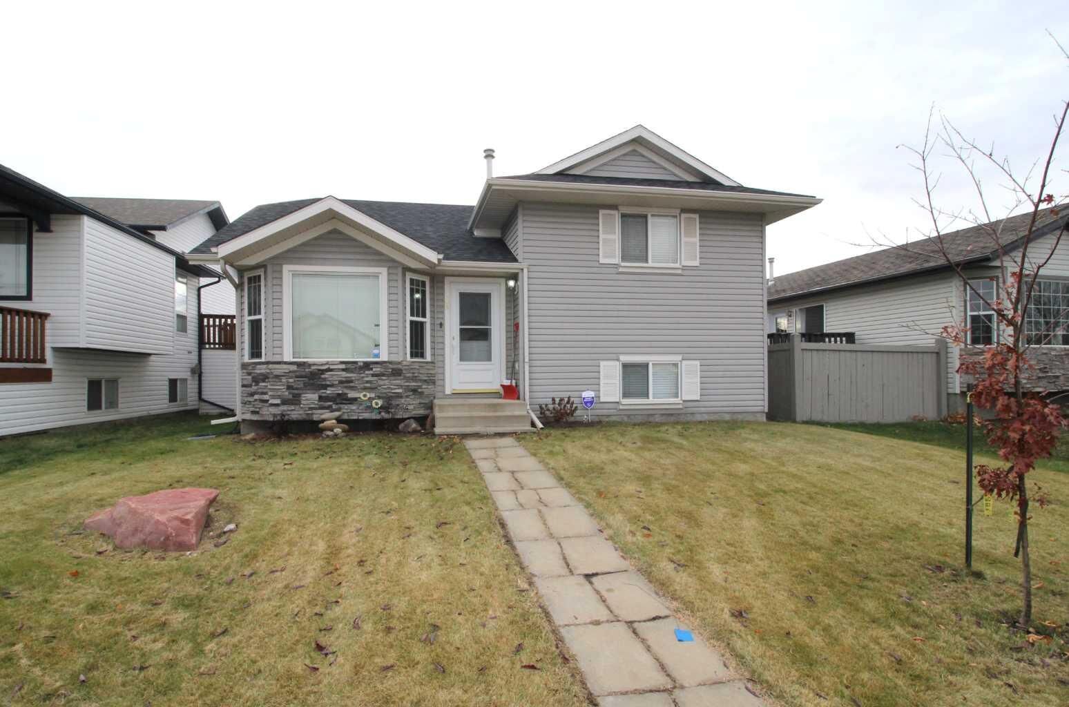 Property Photo: 108 Pinnacle Boulevard AB T8W 2V7