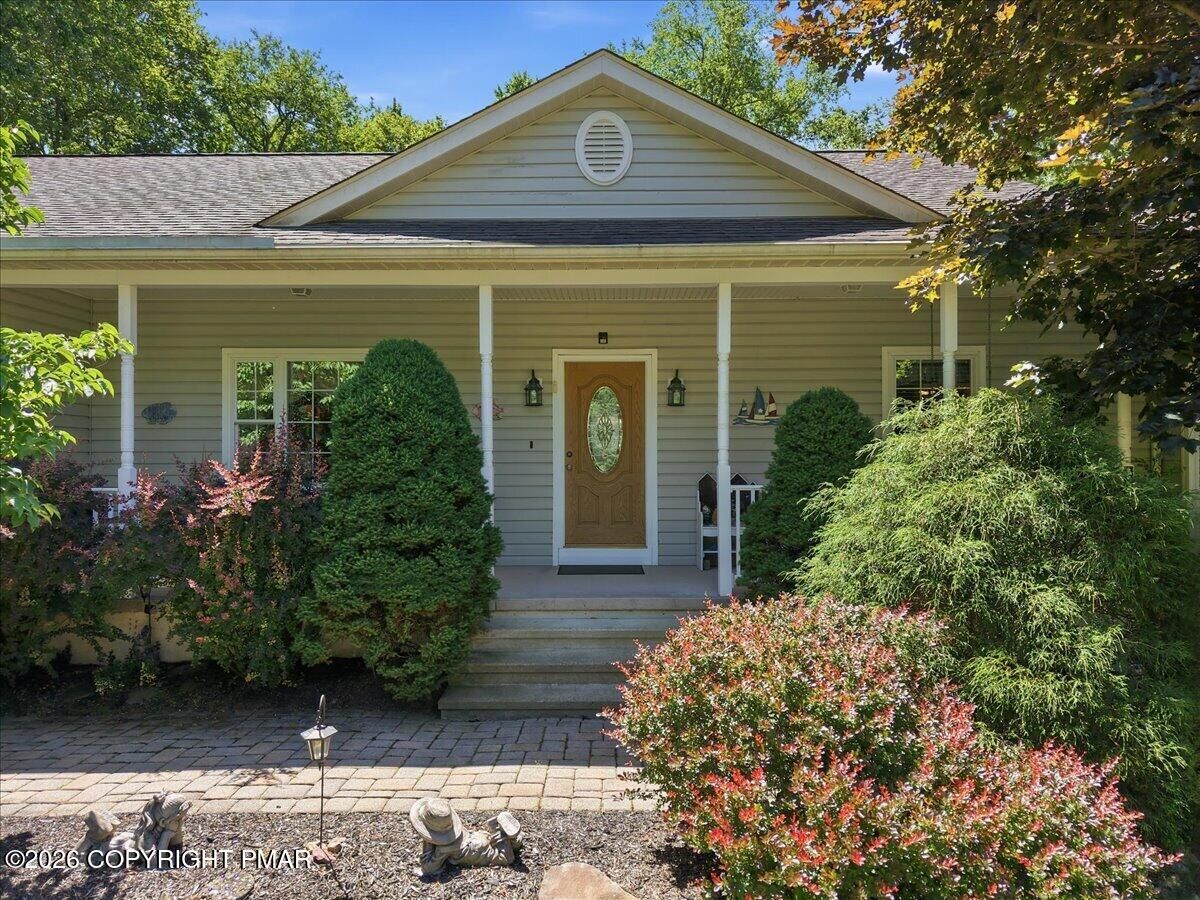 Property Photo: 252 Chestnut Road PA 18347