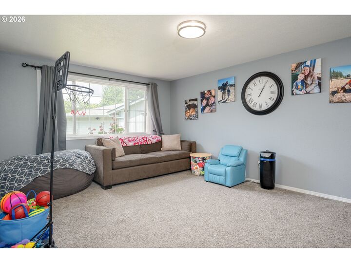 Property Photo: 418 SE 34th Cir OR 97060