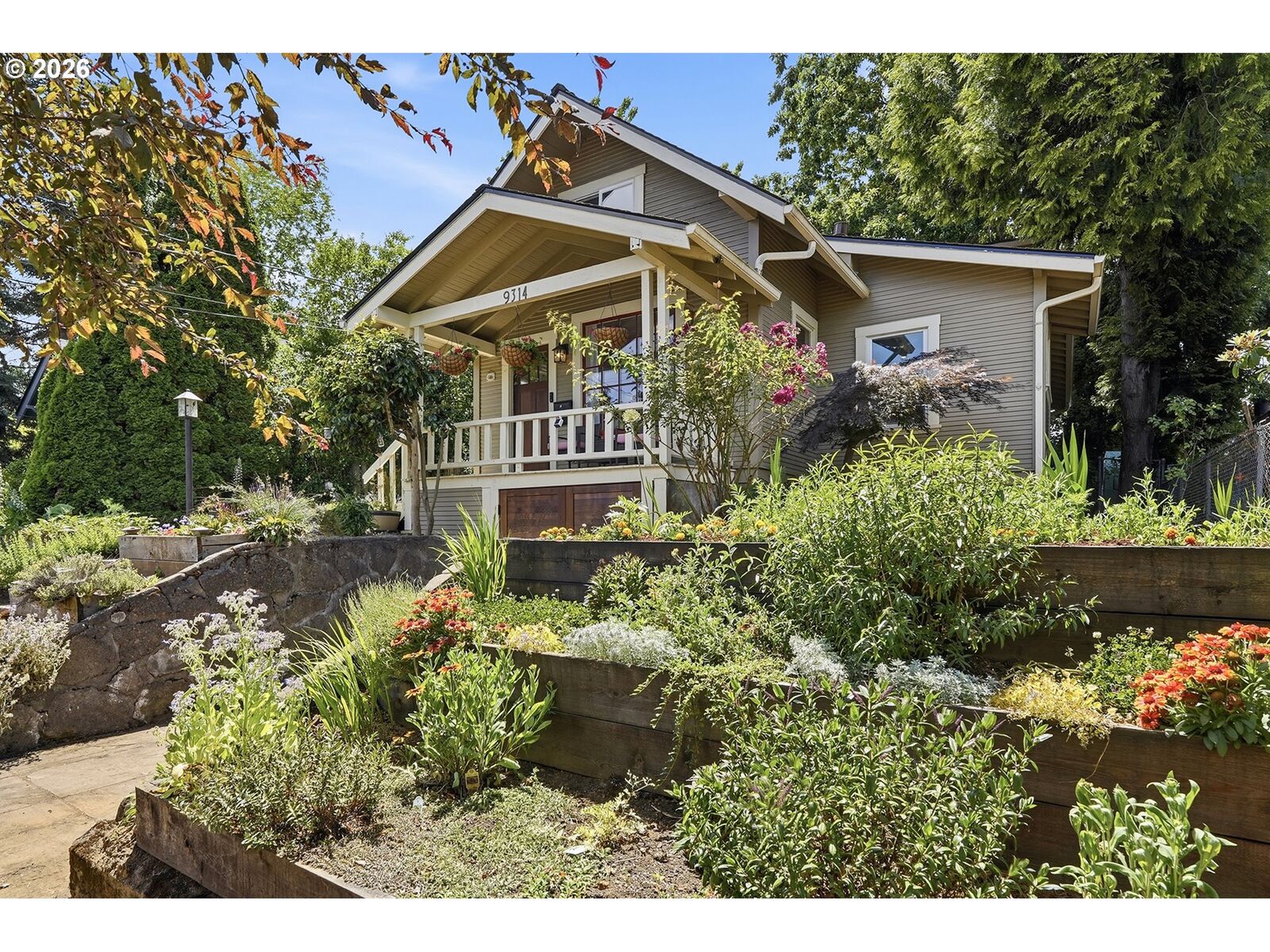 Property Photo: 9314 N Ivanhoe St OR 97203