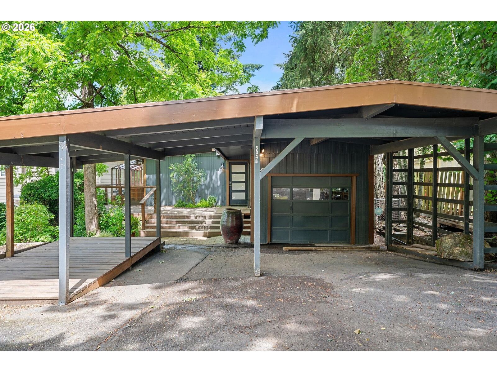 Property Photo:  5345 SW Arnold St  OR 97219 