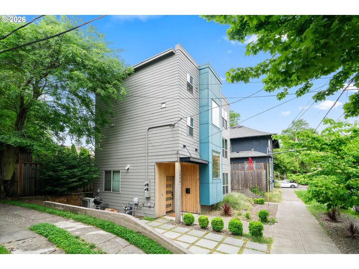 Property Photo:  2885 NE Couch St  OR 97232 