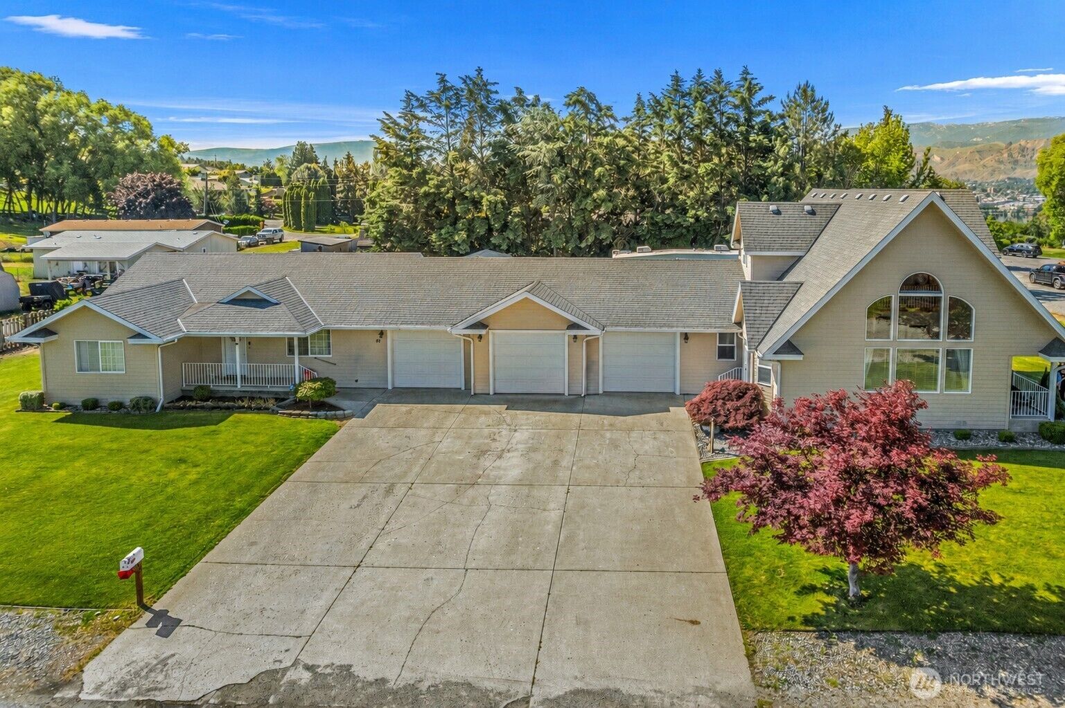 Property Photo: 42 Hadley Street NW WA 98802