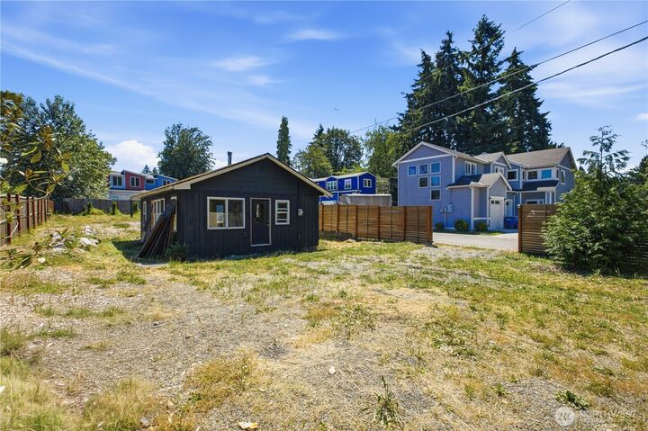 Property Photo: 11410 8th Avenue S WA 98168