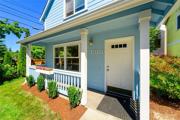 Property Photo: 1318 N 184th Court #12 WA 98177