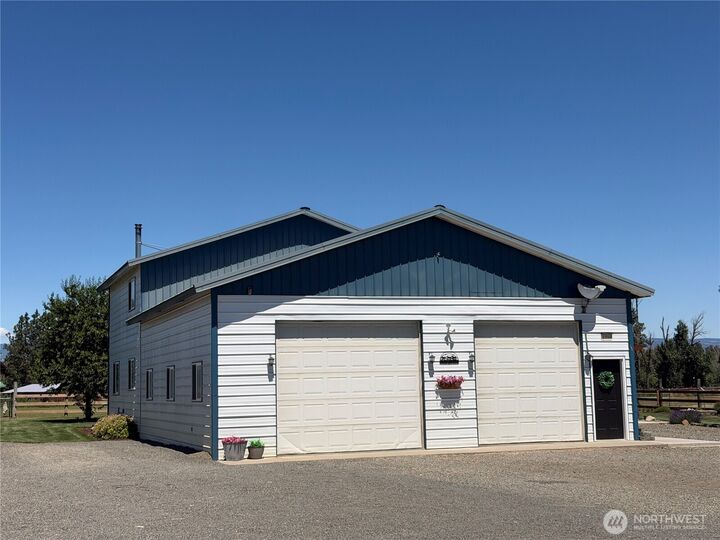 Property Photo: 2310 Umptanum Road WA 98926