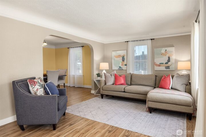 Property Photo: 251 Meadow Avenue N WA 98057