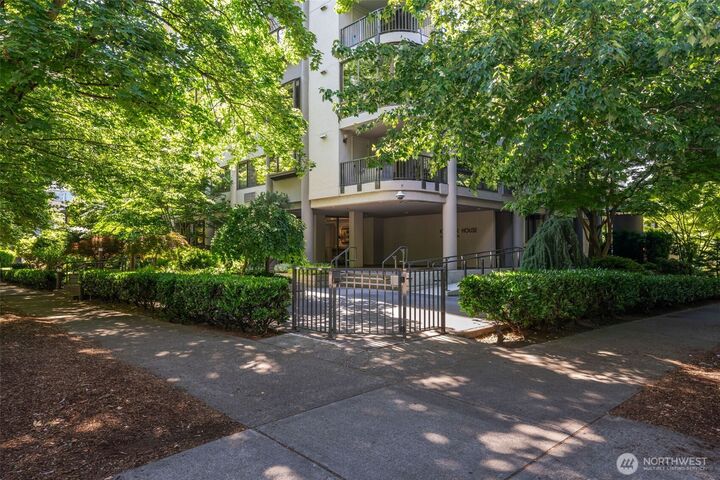 Property Photo: 1120 Spring Street 202 WA 98104