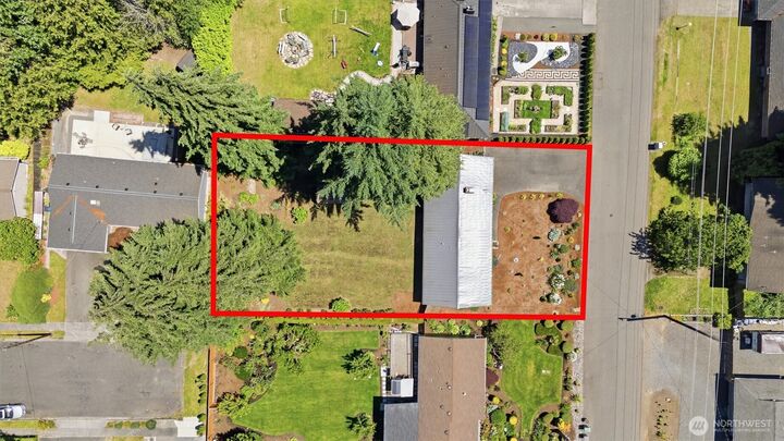 Property Photo:  4627  192nd St  SW  WA 98036 