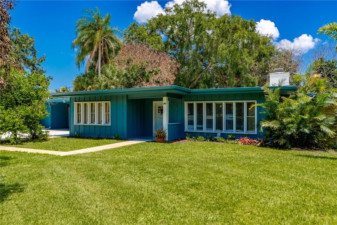 Property Photo:  2002 Cordova Avenue  FL 32960 