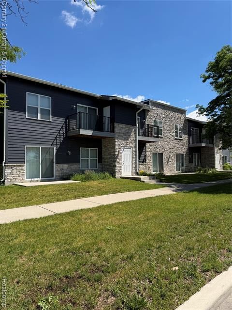 Property Photo:  1241-1251 E Woodward Heights Boulevard  MI 48030 