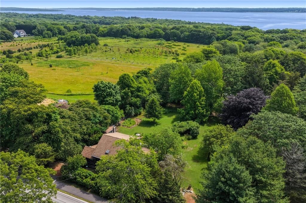 Property Photo: 856 North Main Road RI 02835