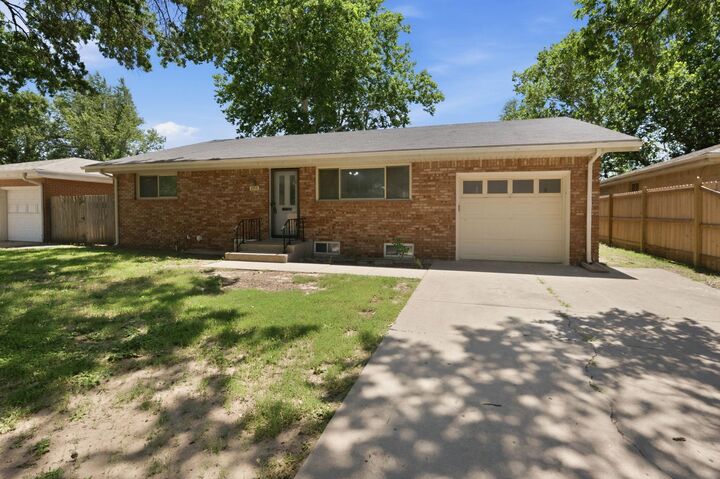 Property Photo: 2215 E Stafford St KS 67211