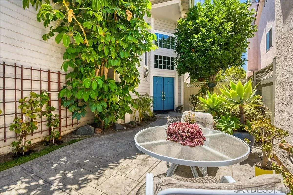 Property Photo:  11071 Corte Playa Merida  CA 92124 