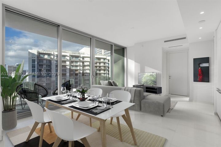 Property Photo:  300 Biscayne Blvd Way 4008  FL 33131 