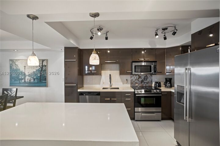 Property Photo:  3050 N Palm Aire Dr 710  FL 33069 