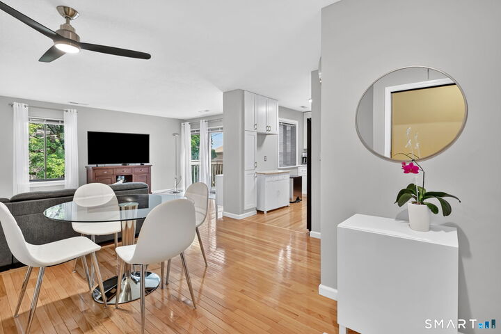 Property Photo:  19 E Greenbriar Drive  CT 06032 
