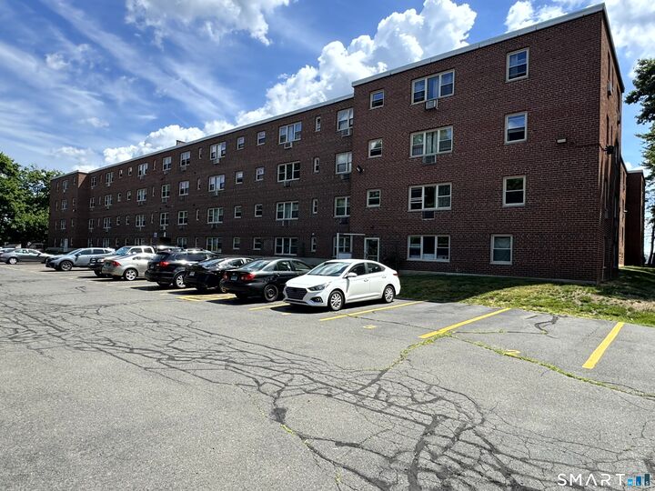 Property Photo:  70 Grove Hill Street 2H  CT 06052 
