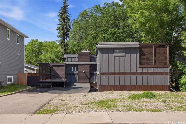 Property Photo: 305 Adelaide Street E SK S7J 0H8