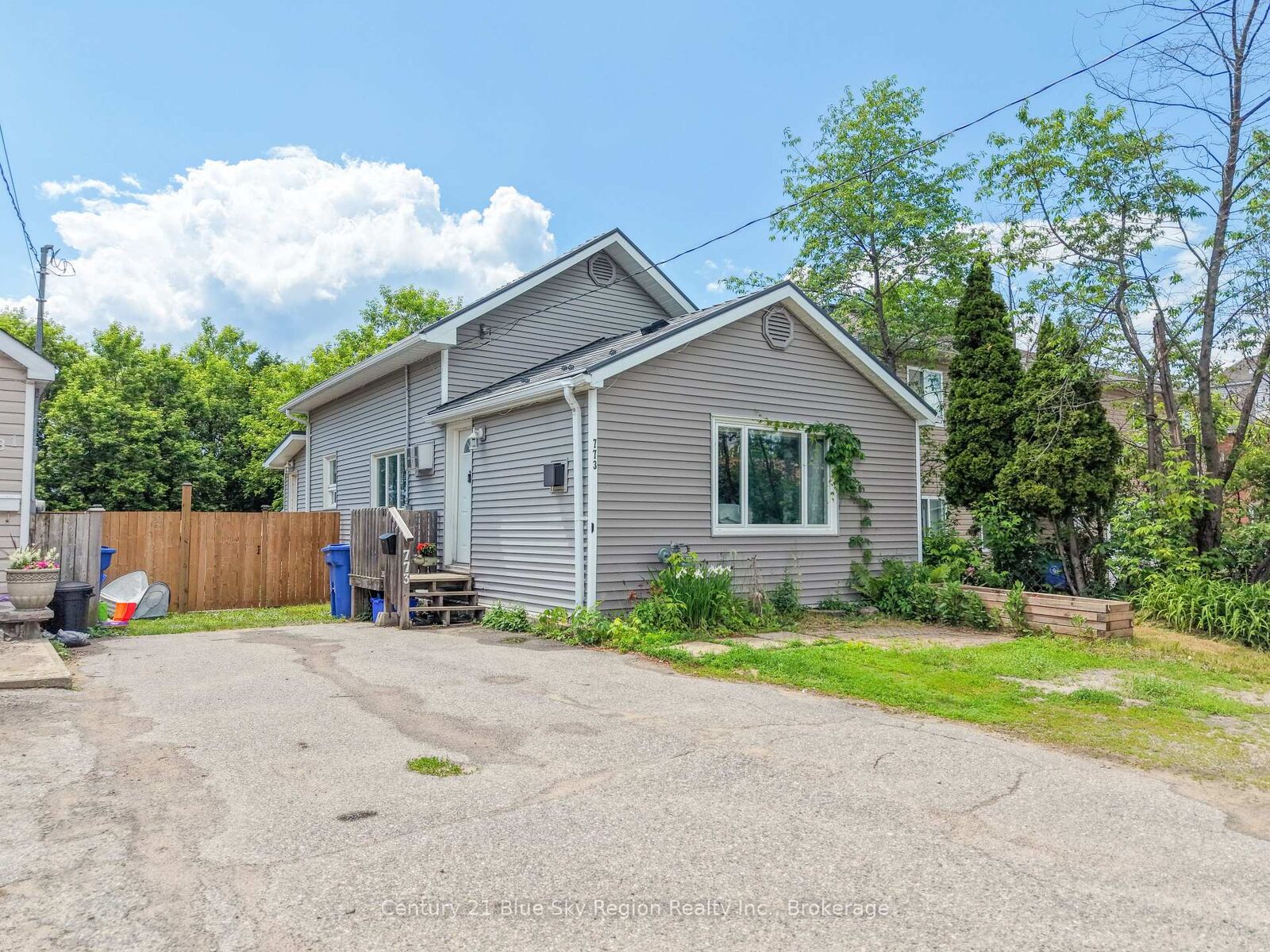 Property Photo: 773 Worthington Street E ON P1B 1J1