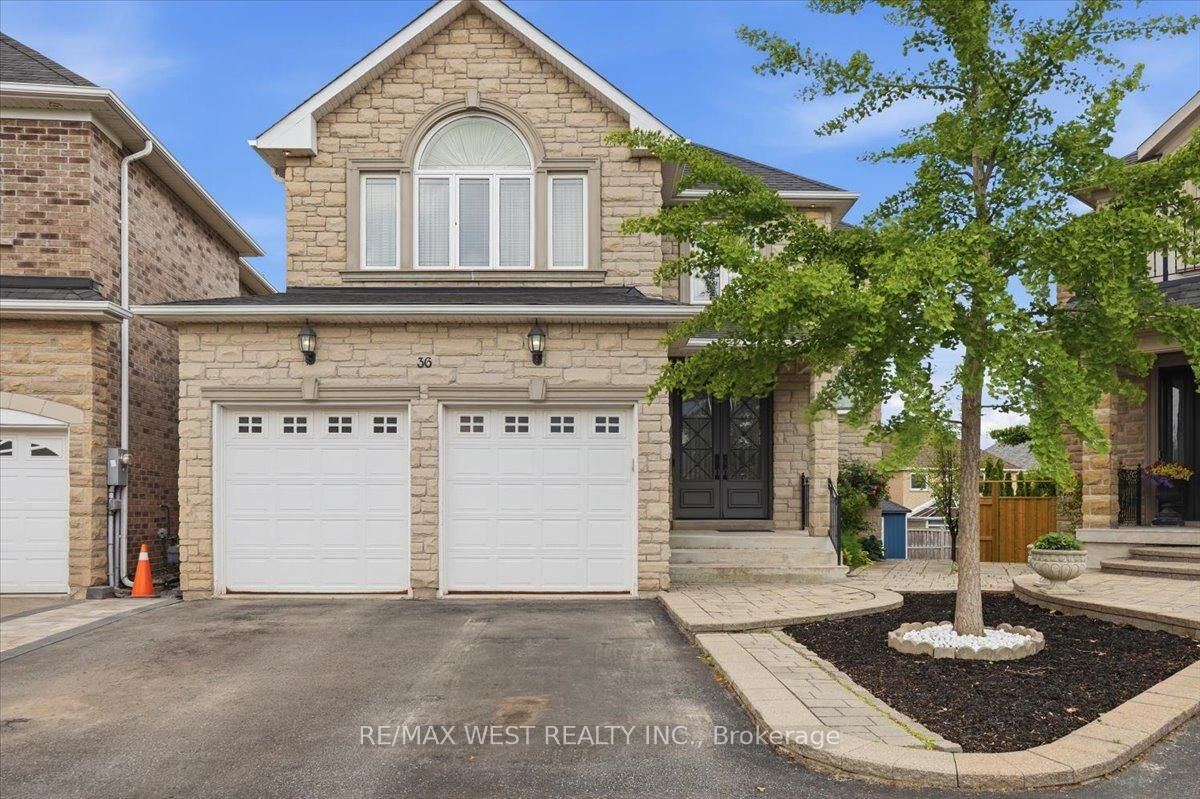 Property Photo: 36 Danpatrick Drive ON L4S 2S7
