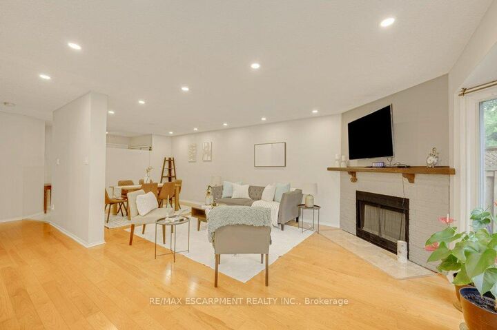 Property Photo: 2597 Addingham Crescent ON L6J 7K6