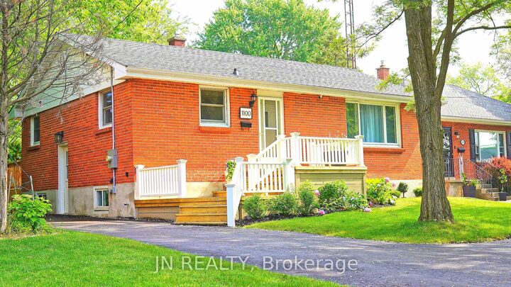 1100 Bruce Street — photo 1