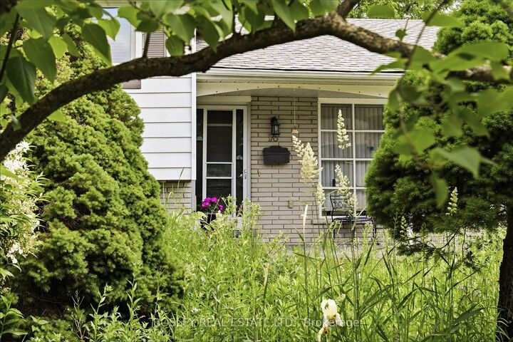 Property Photo: 16 Steel Street ON L4M 2E5