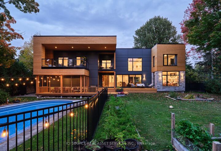 Property Photo: 73 Pineglen Crescent ON K2G 0G9